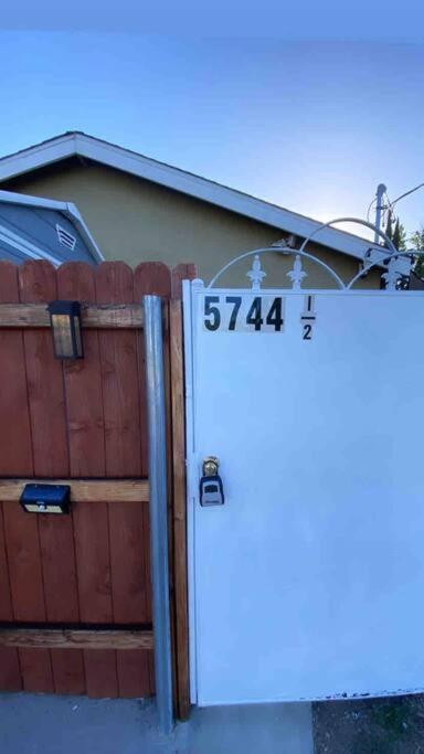Hidden Gem La 2bd House With Dreamy Backyard Vakantiehuis Los Angeles